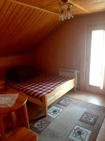 Фото номера Двухместный номер с 1 кроватью Отели типа «постель и завтрак» Pokoje u Heleny г. Leśnica 3